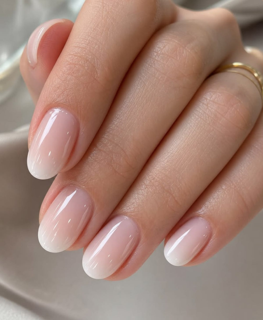 AURA NAILS SOFT GLOW
